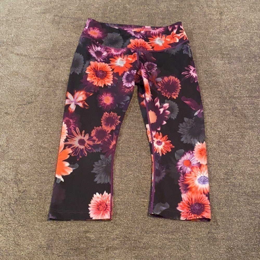 reebok women’s athletic pants; size M